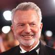 A tecnológica e inovadora terapia genética CAR-T: como a ciência fez Sam Neill, de 'Jurassic Park', ter vida totalmente livre do câncer até a morte aos 78 anos