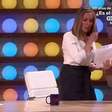 Apresentadora se diz humilhada, chora e abandona programa ao vivo: "Prefiro comer m"