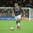 Guilherme Arana se recupera e deve ser opção no Fluminense diante do RB Bragantino