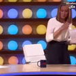 Jornalista interrompe programa ao vivo, denuncia humilhação e deixa o estúdio
