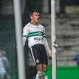 Voando longe do Coxa: ex-Coritiba vive melhor fase da carreira