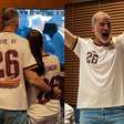 Rei da Espanha vira 'torcedor comum' ao comemorar classificação para a final da Copa