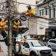 Operação retira 450 kg de fios inutilizados no centro de Criciúma