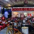 Cacique de Ramos recebe lançamento do livro "Mora na Filosofia", que transforma letras de samba em contos