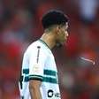 Ceará encaminha contratação de zagueiro do Coritiba para a Série B