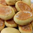 Bolacha doce fofinha muito macia, fácil e rápida de preparar, para servir com um café fresquinho