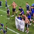 Jogadores da Argentina provocam Inglaterra com canto e bandeira das Malvinas após classificação para final da Copa; veja