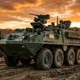 Sobre 8 rodas e com autonomia de 531 km, Stryker alcança 100 km/h e pode assumir 10 configurações diferentes usando a mesma plataforma
