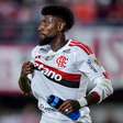 Emerson Royal liga para jovem do Benfica e se desculpa após falta dura em amistoso, aponta jornal