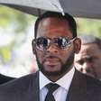R. Kelly pede a Trump que comute sua pena de 30 anos de prisão; Casa Branca chama pedido de 'solicitação aleatória'