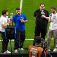 Opinião: Se quiser brigar com a CazéTV, Globo precisa ser menos Brasil e mais Argentina na Copa