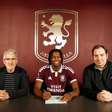 Aston Villa anuncia contratação de destaque da Copa do Mundo