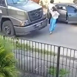 Vídeo: No Recife, mulher tenta escapar de assalto e acaba atropelada por caminhão