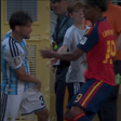 Garoto 'separa treta' entre Tagliafico e Yamal no gramado da final e vídeo viraliza