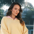 Larissa Manoela acerta com combinação nada óbvia de amarelo e rosa: 'Elle Woods estaria orgulhosa de mim'
