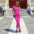 Monocromia, gravata e 'tênis feio': 7 looks da mala de viagem de Patrícia Poeta na China