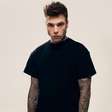 Rapper italiano Fedez é internado por problemas gastrointestinais