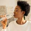 Quantos litros de água beber por dia? Especialistas explicam
