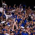 Torcida do Cruzeiro comemora notícia sobre negociação de atacante