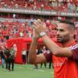 Thiago Maia no São Paulo? Cédric Soares conversa com Internacional, mas acordo não avança