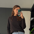 Sasha prova que minimalismo é estiloso com calça de alfaiataria de R$ 2.490