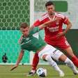Fora de casa, Benfica perde jogo de ida da qualificação para a Liga Europa