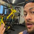Neymar rebate críticas após jogar pôquer: "Vai cuidar da sua vida"