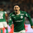 Palmeiras vence Coritiba e se isola na liderança do Brasileirão
