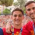 Cidade espanhola presenteia campeões do mundo com tomates equivalentes ao peso de cada um; veja vídeo