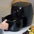 A função escondida da airfryer que pode deixar o preparo das refeições muito mais prático