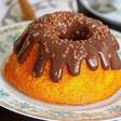 Trocar água por leite no bolo de cenoura muda o sabor e a textura