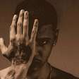Ar Baby fala sobre novo single, 'Domingo sem Deus'