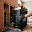 Quanto custa instalar uma lareira a gás em apartamento, o fogo decorativo que exige duto, ventilação e aprovação