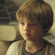 O assédio insuportável dos fãs de Star Wars destruiu a infância do ator mirim que viveu Anakin - e o levou a uma crise de saúde mental