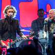 Billie Joe Armstrong convida Bruce Dickinson, do Iron Maiden, para cover surpresa