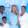 Mãe de Endrick afasta rumores de crise na família ao posar com a nora, Gabriely Miranda, em chá de bebê