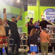 Fãs de advogado de famosos invadem ringue e causam tumulto em evento luta beneficente