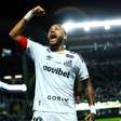 Neymar marca duas vezes, evita derrota do Santos contra a Chapecoense, mas crise continua