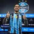 Diego Caito é apresentado após estrear com gol e projeta briga por posição no Grêmio