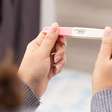 Atraso menstrual: 5 causas além da gravidez e quando procurar um médico