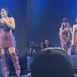 Maraisa dá bronca em fã que apontou laser para o rosto de Maiara durante show: 'Você não é homem?'