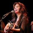 Shania Twain finalmente realiza a apresentação dos seus sonhos: um pequeno bar de bairro em Toronto