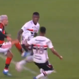 Vídeo: VAR ignora pênalti para o Flamengo no jogo contra o São Paulo