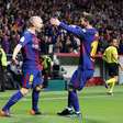 Iniesta reforça idolatria pelo astro Messi: 'Demonstrou com a Copa que é o melhor da história'
