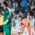 Gabigol marca seu 99° gol com a camisa do Santos e defende Neymar após polêmica: 'É nosso líder'