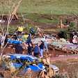 Casas destelhadas, árvores arrancadas pela raiz: vídeos mostram destruição causada por tornado no RS