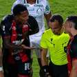 Vitória x Palmeiras: CBF divulga áudios do VAR e árbitro em expulsão de Cacá