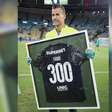 Fábio atinge marca histórica de 300 partidas pelo Fluminense no Maracanã