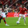 Internacional sai na frente, mas cede o empate para o Flamengo no Beira-Rio