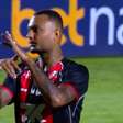 'Gesto de roubo': CBF divulga áudio do VAR da expulsão de Luan Cândido, do Vitória
